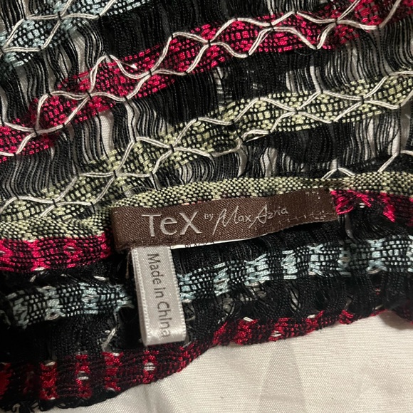Tex by MaxAzria Scarf - Loose Weave Multicolored - Picture 5 of 5